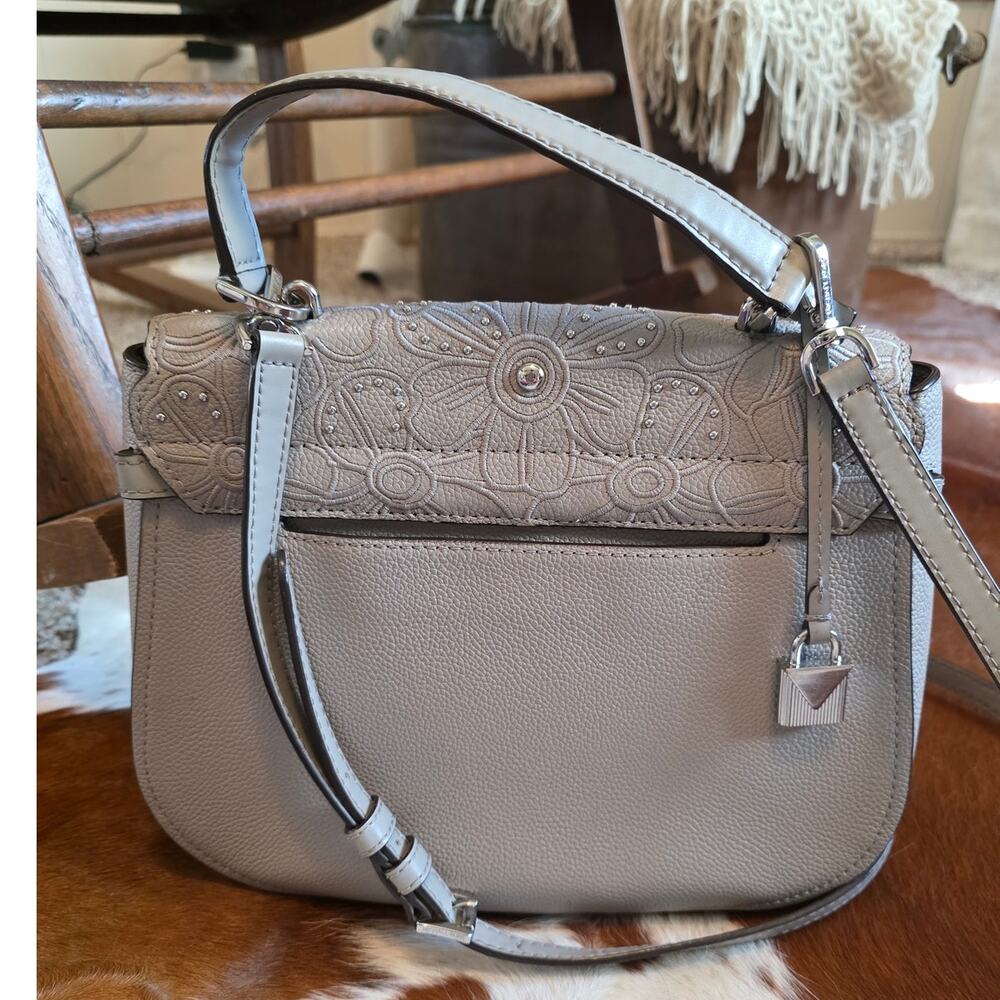 Michael Kors Cassie Gray Pebbled Leather & Silver Studded Flowers Satchel READ - Picture 3 of 16